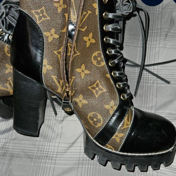 LAUREATE PLATFORM LOUIS VUITTON BOOTS - Picture 2 of 2